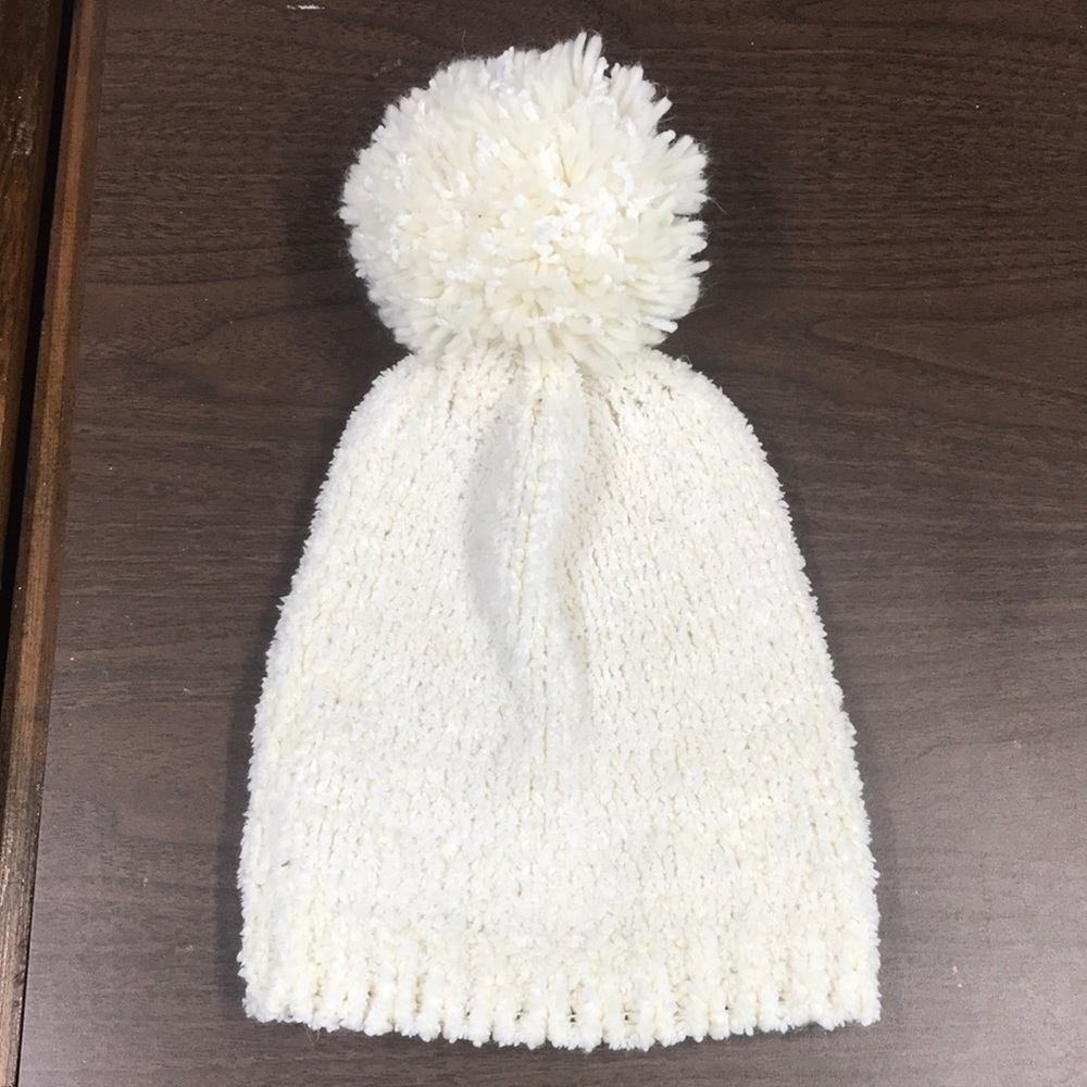 NWOT Beautiful Cream Stocking Hat
